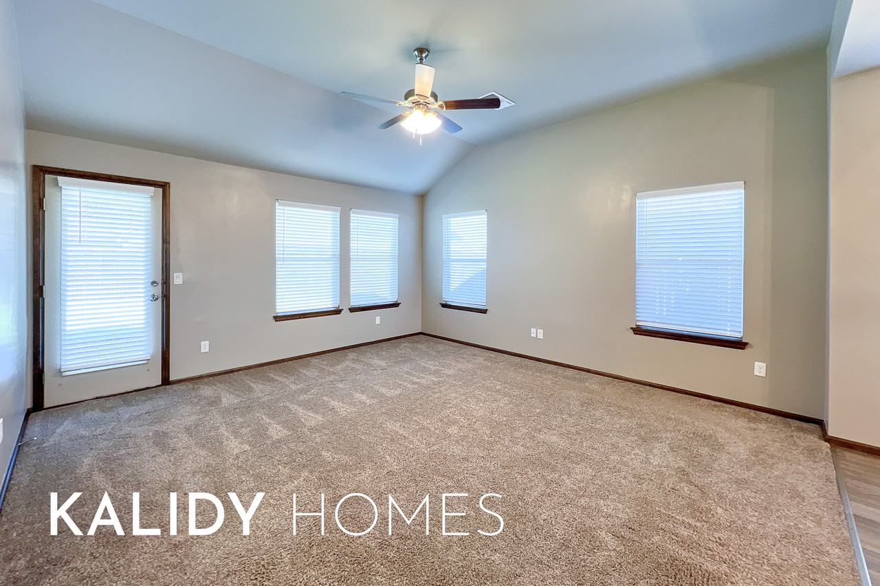 12933 Nw 3rd Ter #1 - Photo 7 of 33