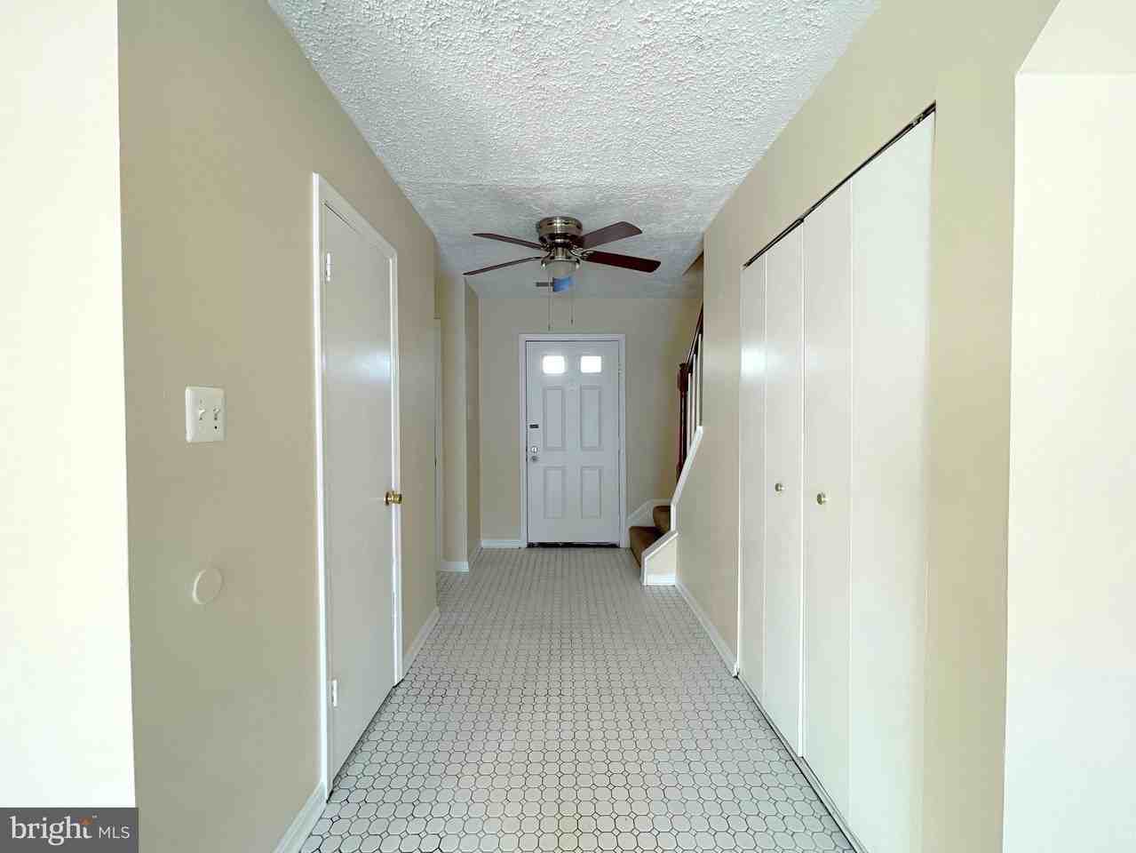 908 Sycamore Ln - Photo 2 of 21