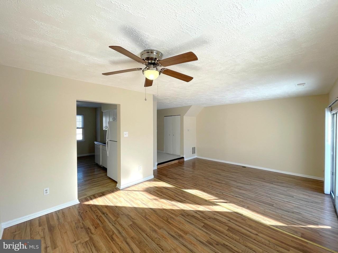 908 Sycamore Ln - Photo 6 of 21