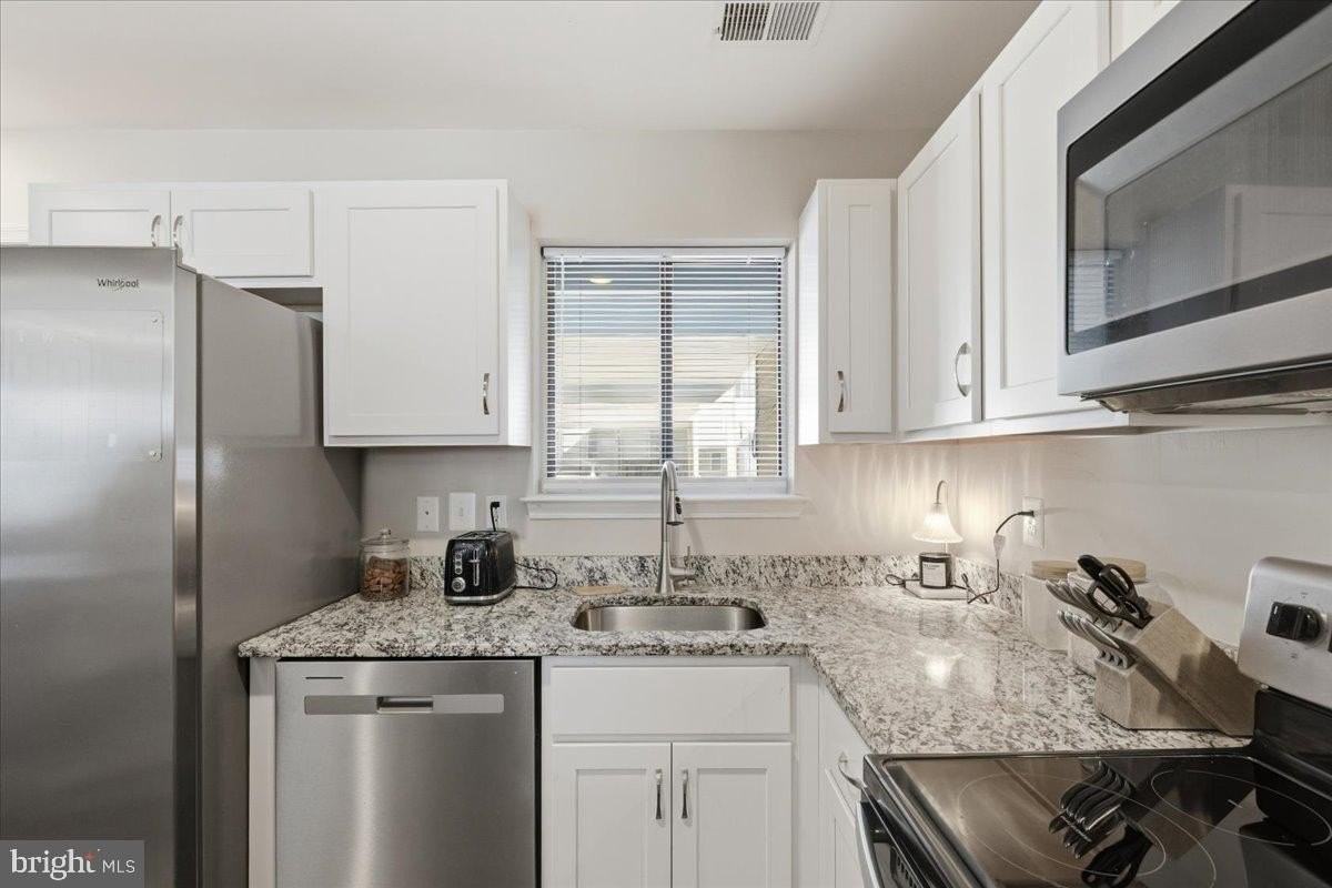 3053 Heathcote Rd - Photo 6 of 23