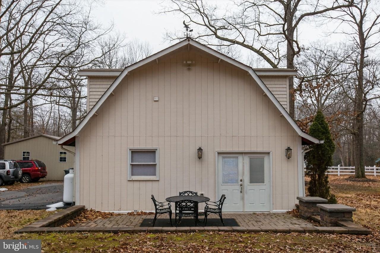 6605 Ellenwood Dr - Photo 4 of 30