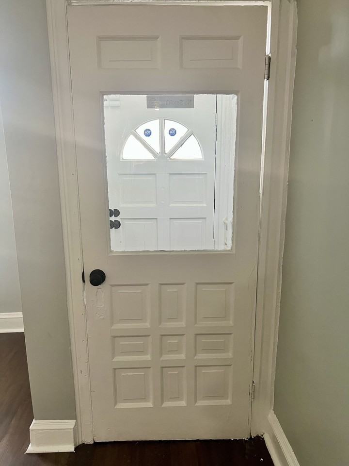 440 N Luzerne Ave - Photo 3 of 46