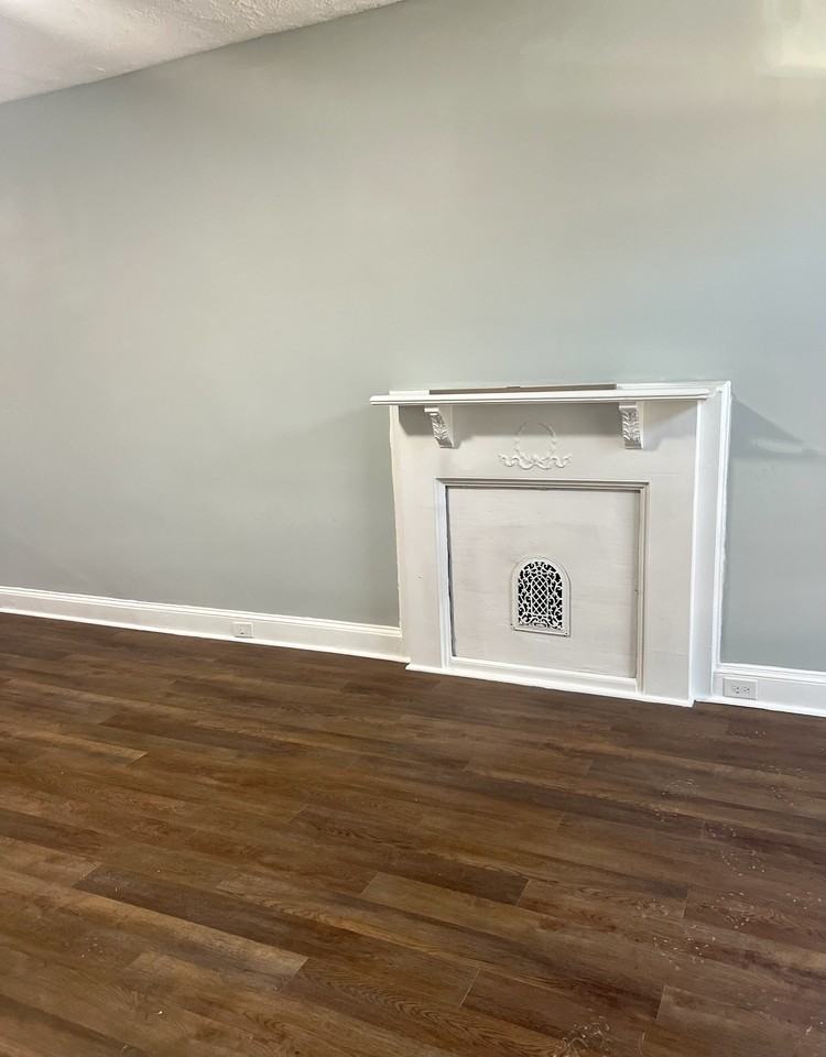 440 N Luzerne Ave - Photo 4 of 46