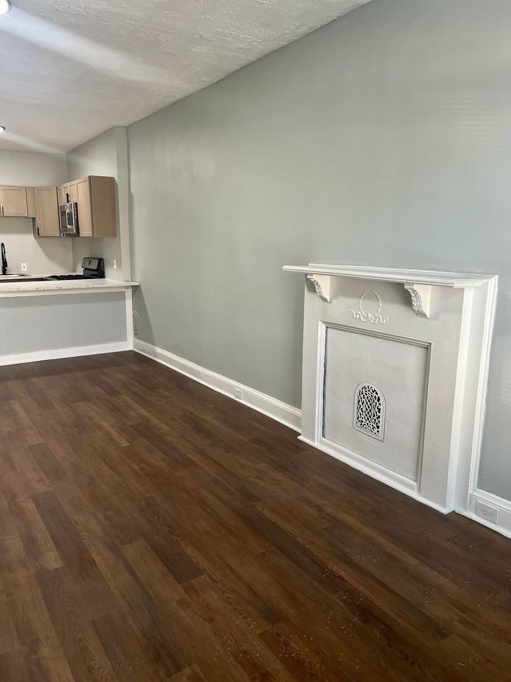 440 N Luzerne Ave - Photo 6 of 46