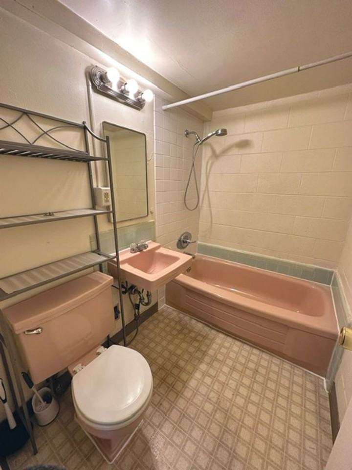 Tall Timbers @ 2204 W Northern Lights Blvd - Photo 4 of 50