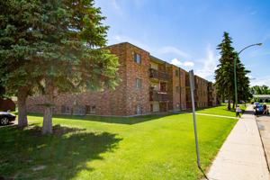 featured image of 10 Pearson Pl