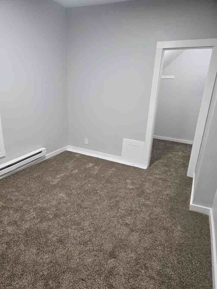 1106 Portage Ave #1 - Photo 6 of 8