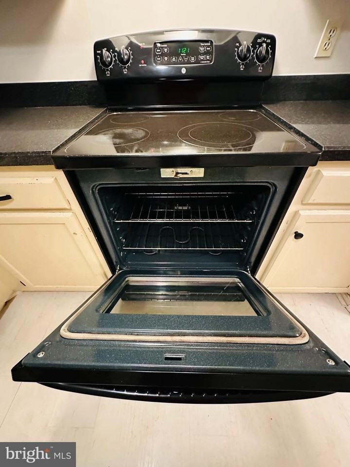 8206 Red Wing Ct - Photo 4 of 29