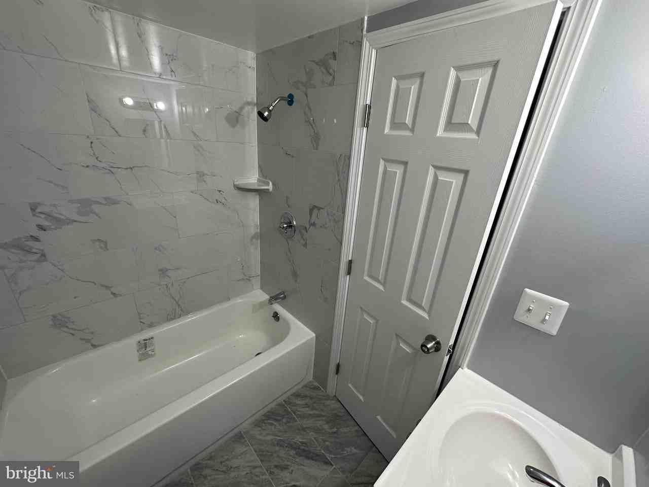 8206 Red Wing Ct - Photo 5 of 29