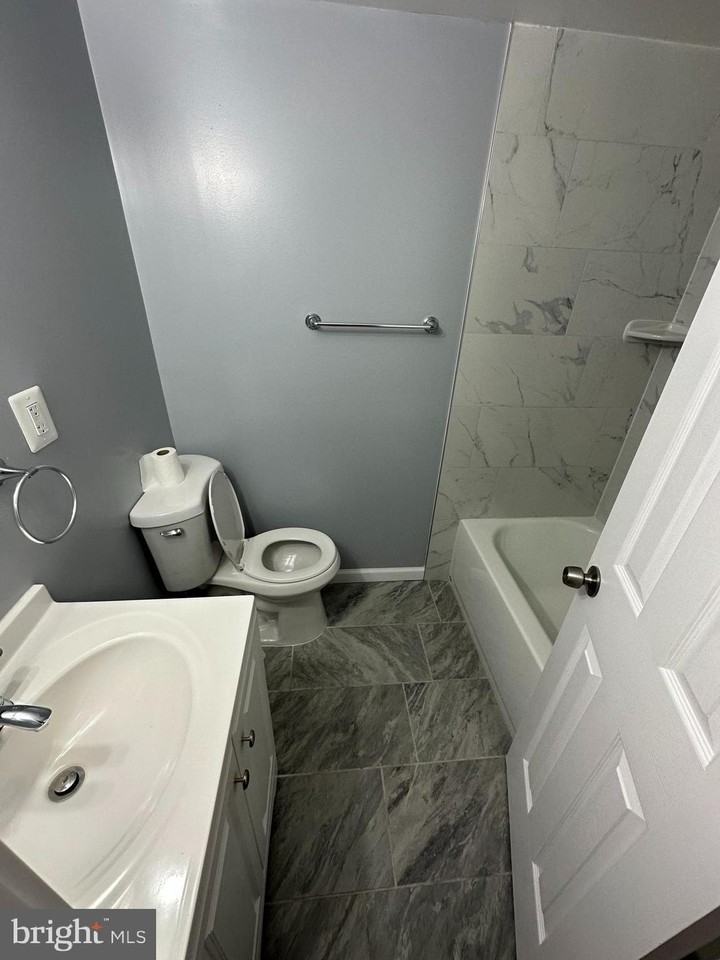 8206 Red Wing Ct - Photo 6 of 29