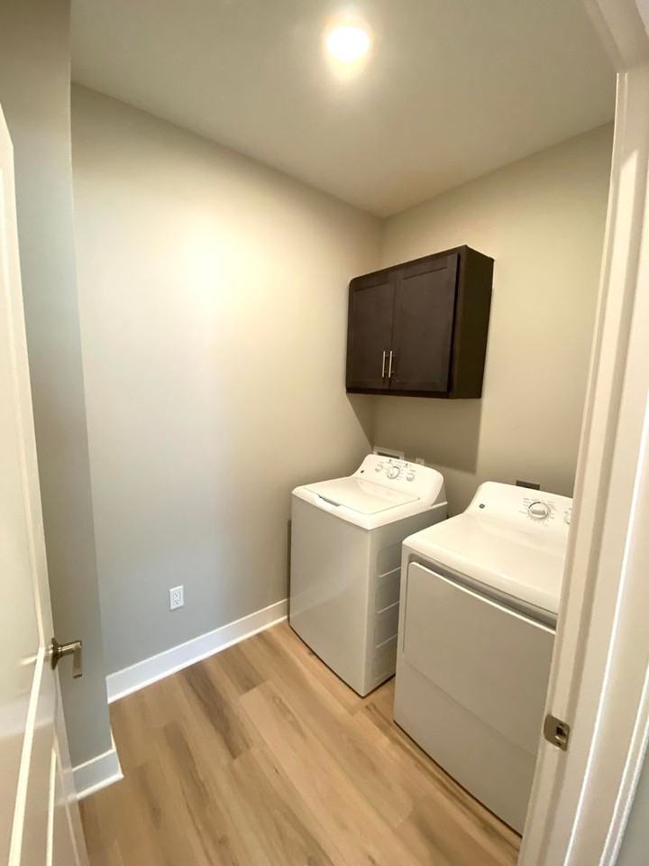 The Flats at Westbury - Photo 7 of 7