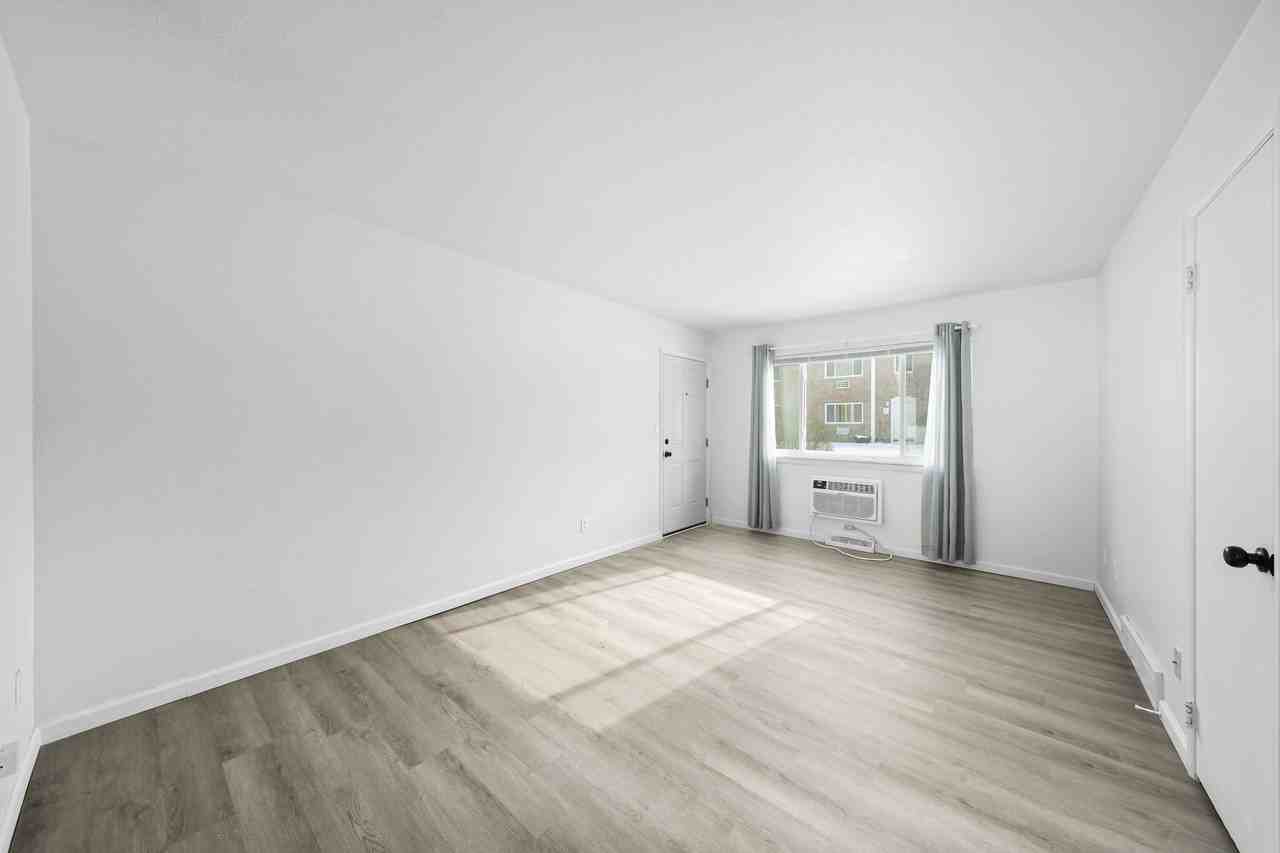 4705 Fishcreek Rd #1 - Photo 5 of 33