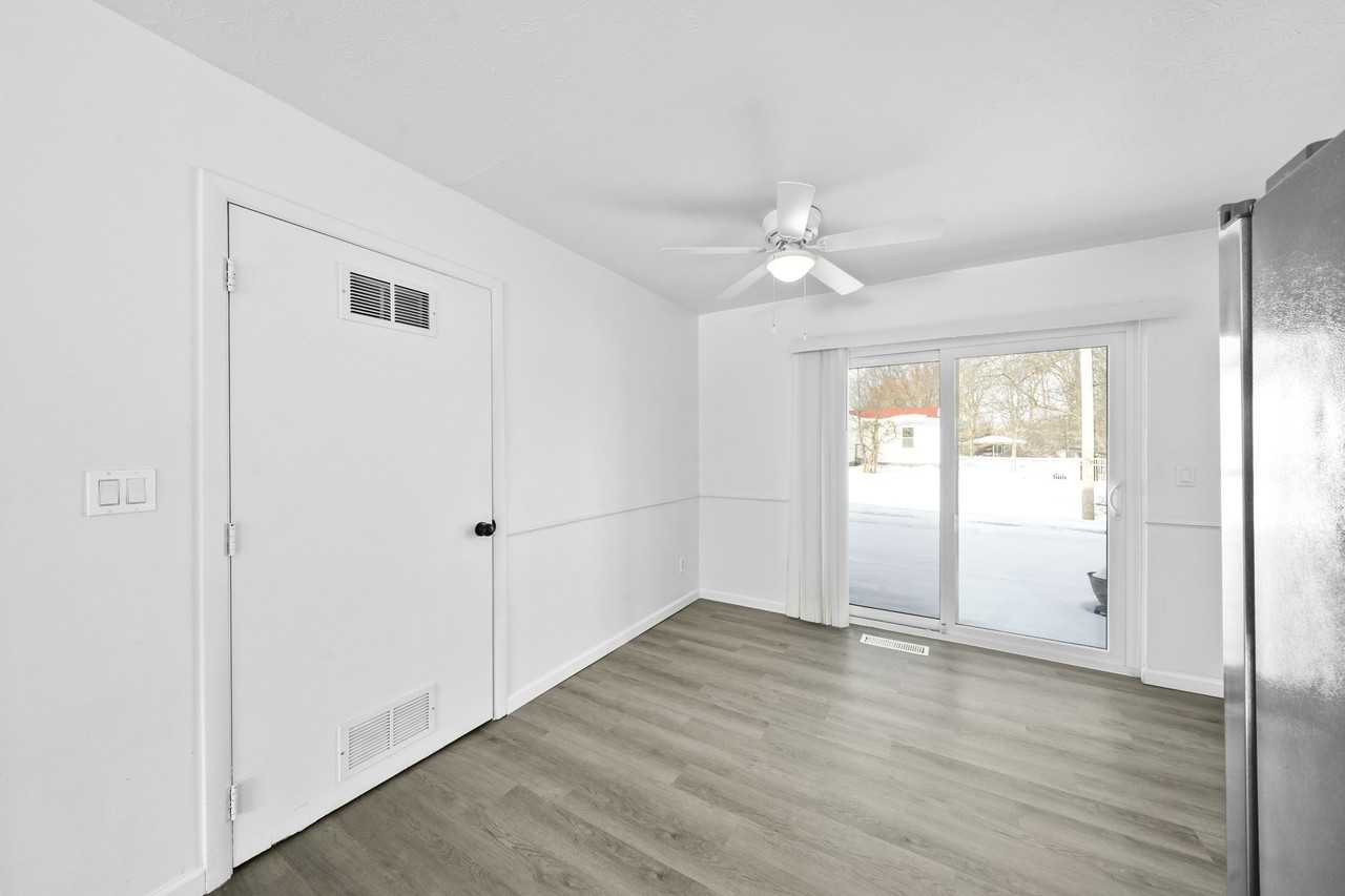 4705 Fishcreek Rd #1 - Photo 6 of 33