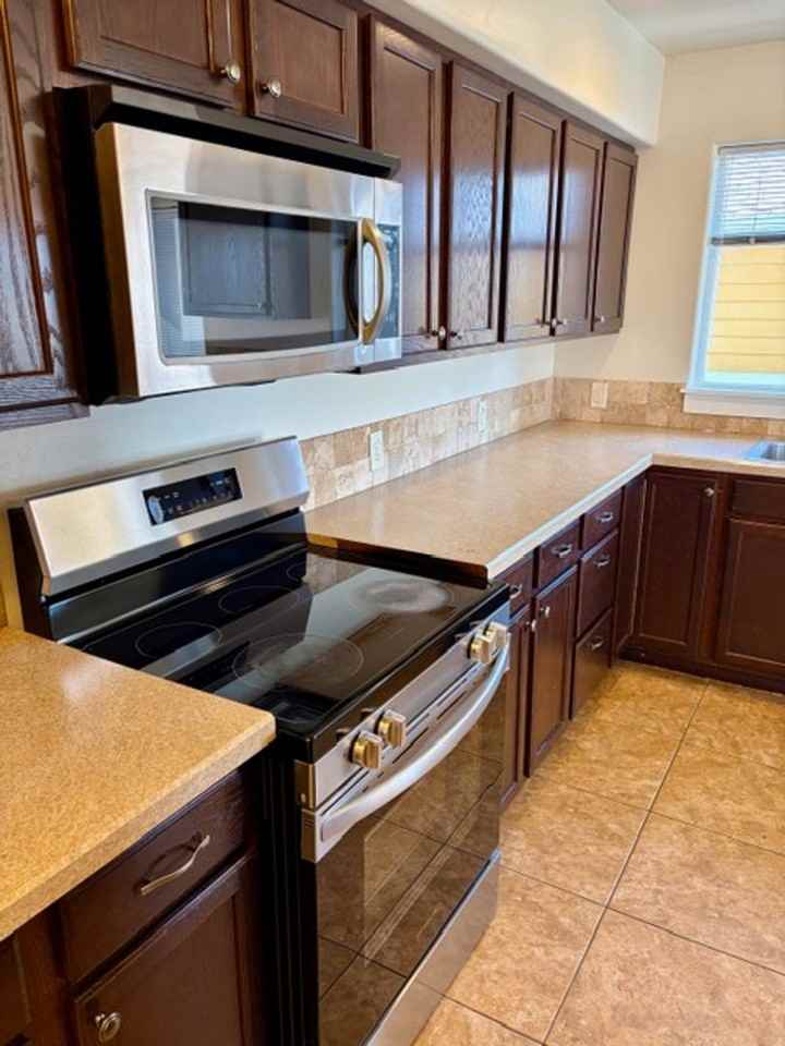 5673 Saxon Way - Photo 3 of 33