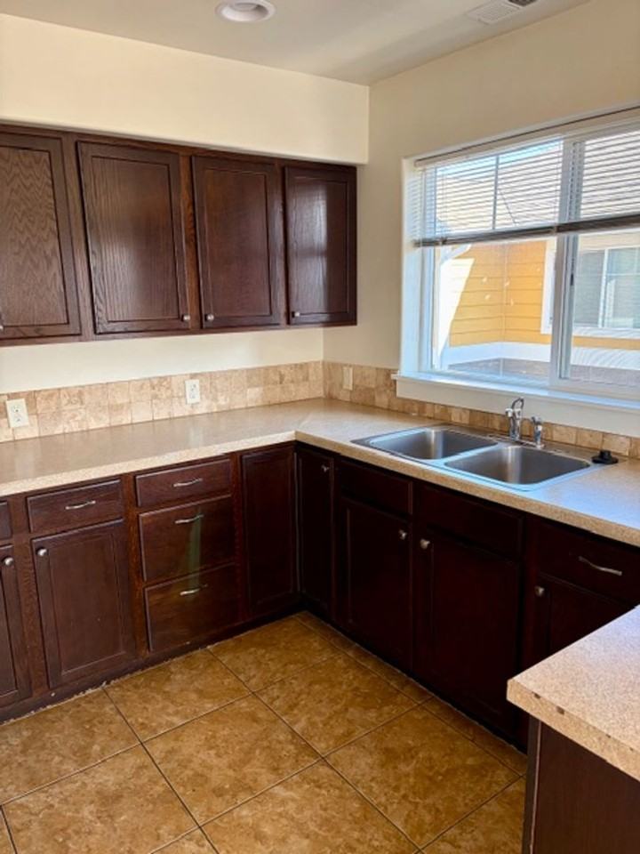 5673 Saxon Way - Photo 5 of 33