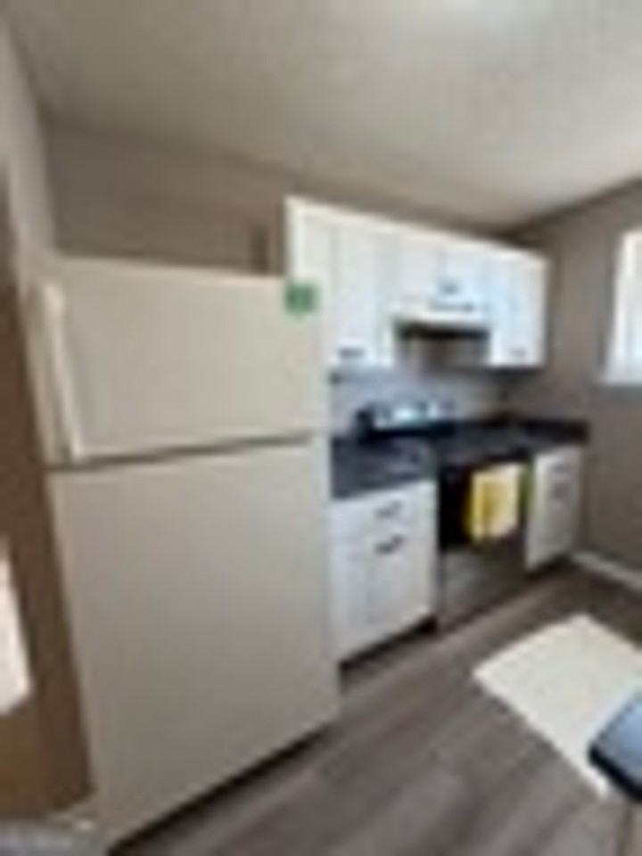 409 Baltic Ct - Photo 2 of 26