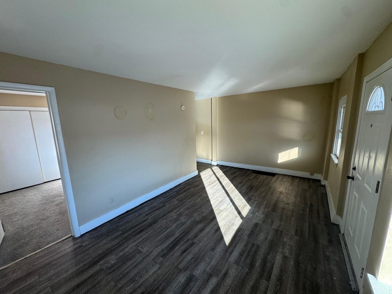 554 W 9th St #1 - Photo 2 of 7