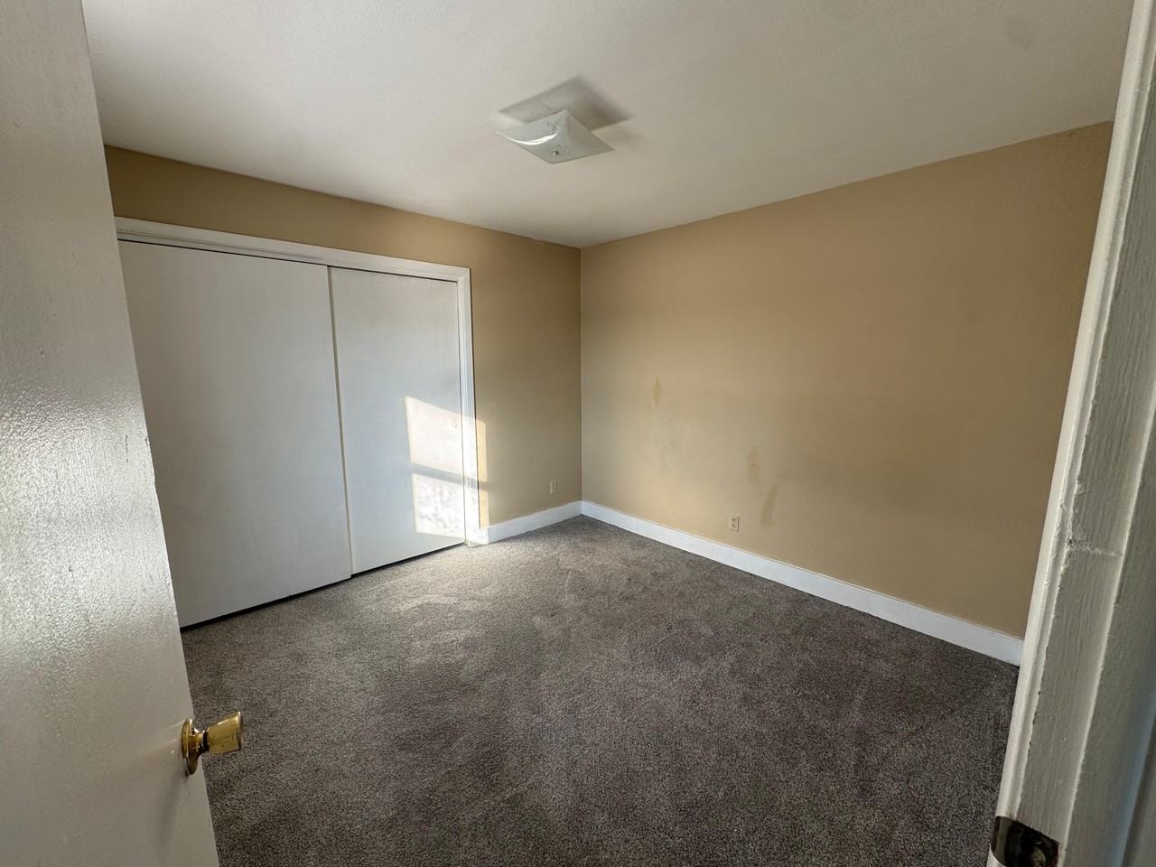 554 W 9th St #1 - Photo 5 of 7