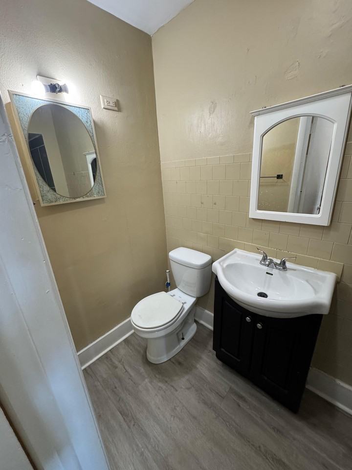 554 W 9th St #1 - Photo 6 of 7