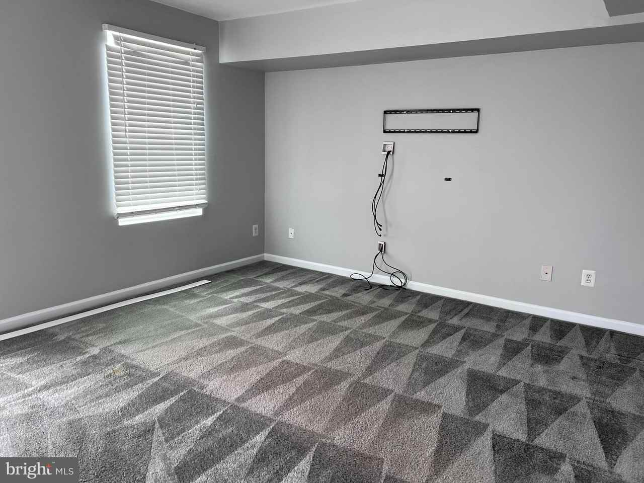 820 Wingsail Ct - Photo 4 of 15