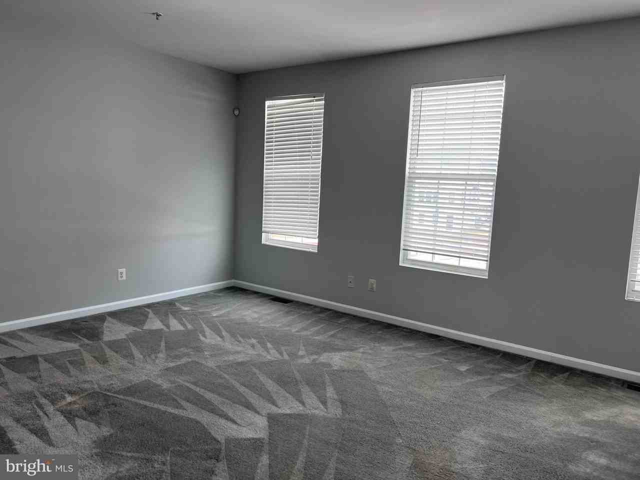 820 Wingsail Ct - Photo 5 of 15