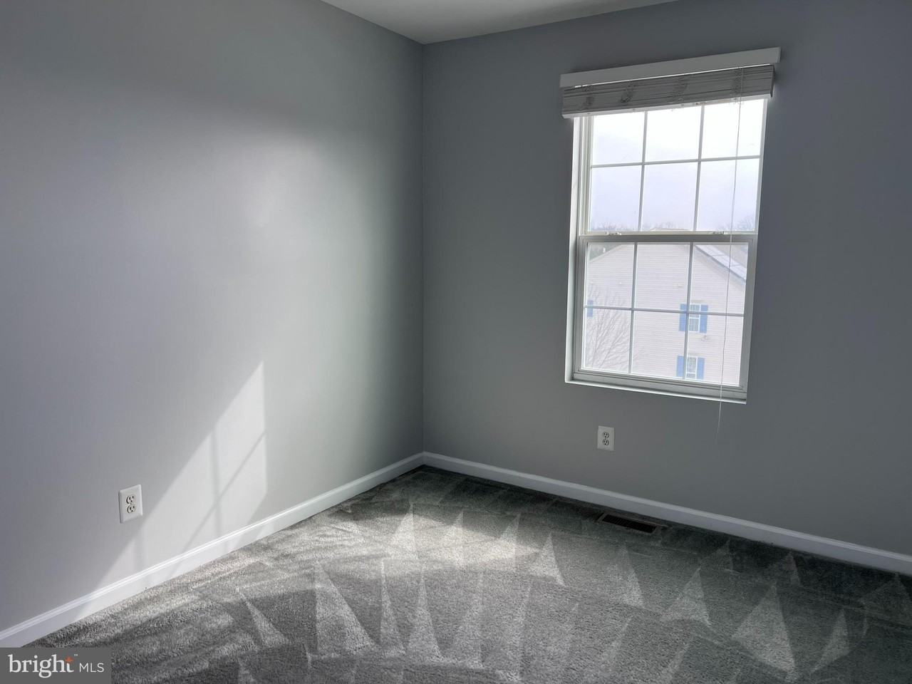 820 Wingsail Ct - Photo 7 of 15