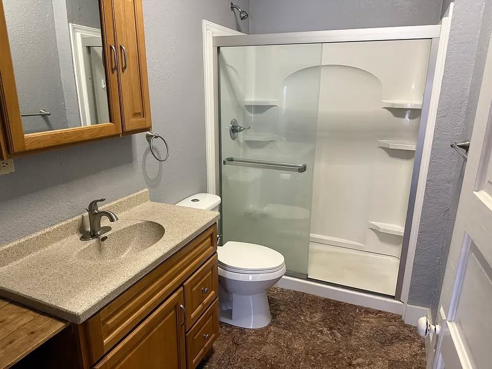 911 Van Buren St - Photo 5 of 10