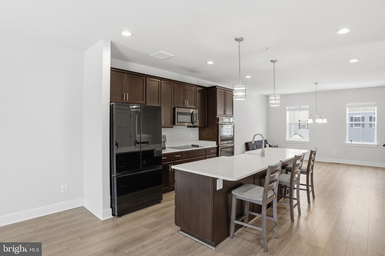 610 Snapdragon Ct - Photo 7 of 35