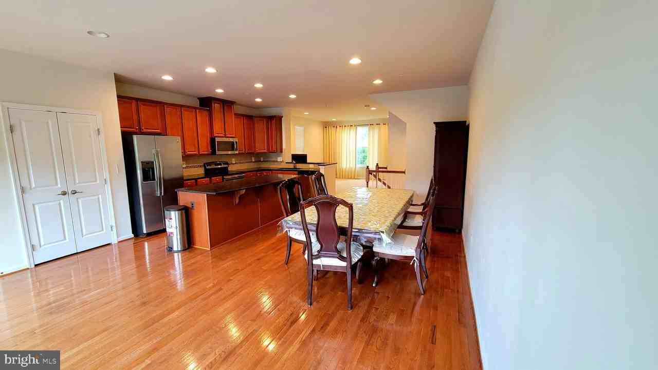 3239 Vogel Rd - Photo 3 of 14