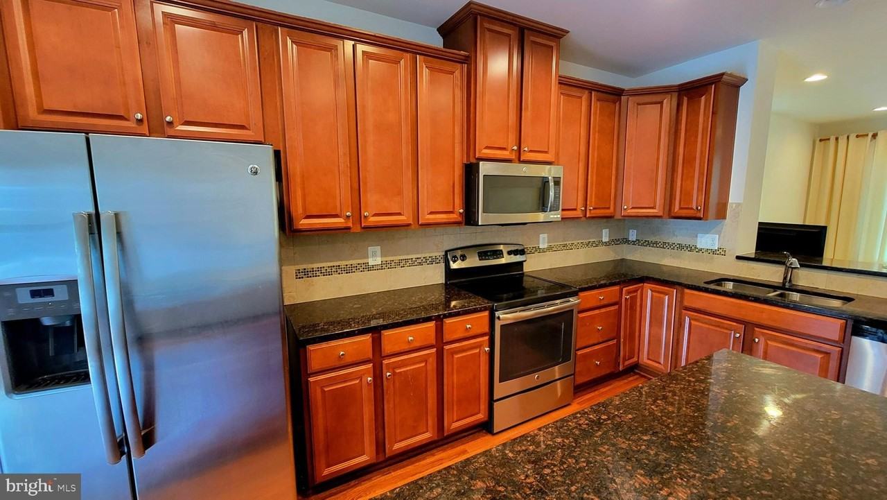 3239 Vogel Rd - Photo 4 of 14