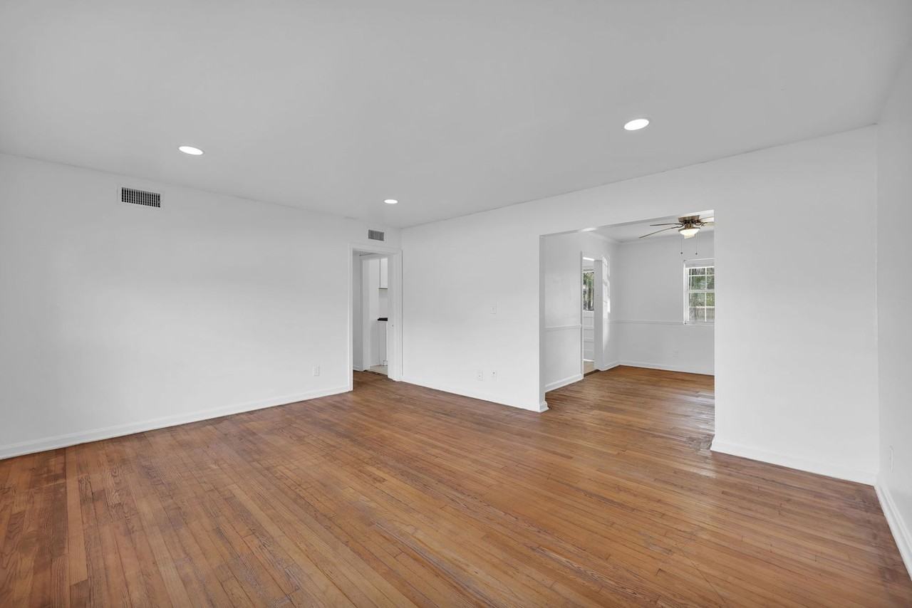 8063 San Jose Blvd - Photo 4 of 35