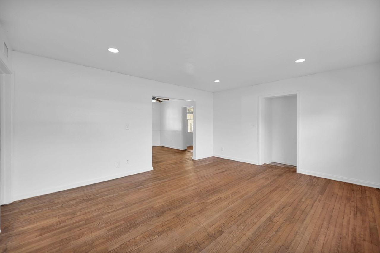 8063 San Jose Blvd - Photo 5 of 35