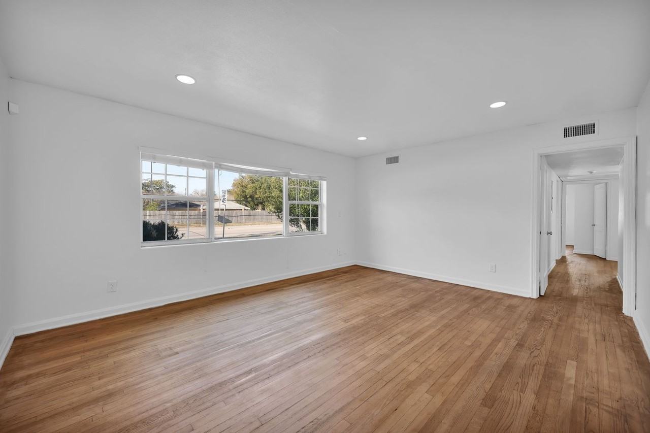 8063 San Jose Blvd - Photo 7 of 35