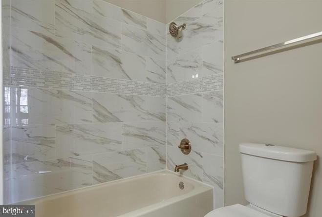 8533 Harvest View Ct - Photo 3 of 7