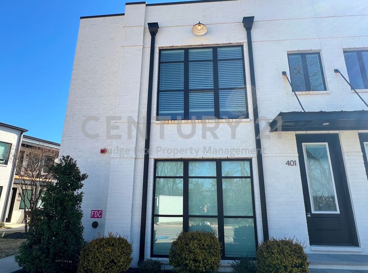 408 Dr Martin Luther King Jr Blvd #401