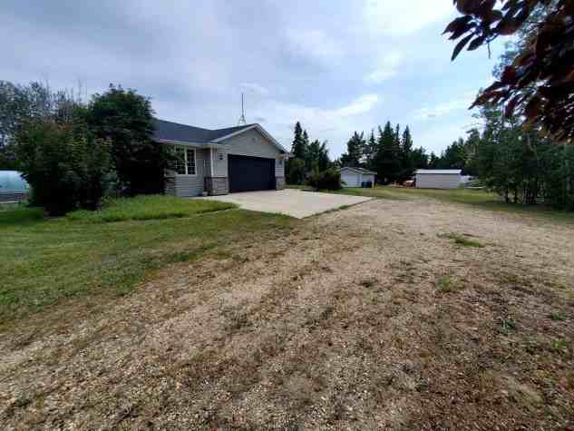 Luxurious Country Retreat - Photo 2 of 34