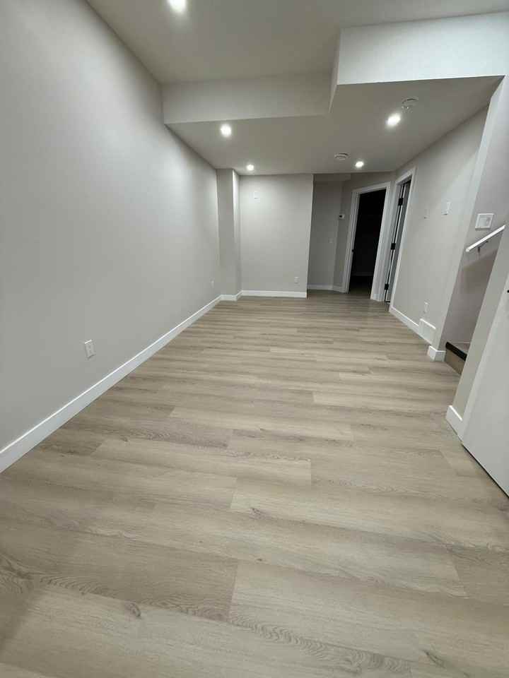 139 Lewiston Drive NE - Photo 4 of 10