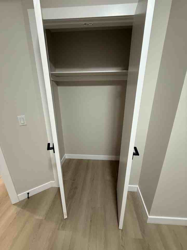 139 Lewiston Drive NE - Photo 6 of 10