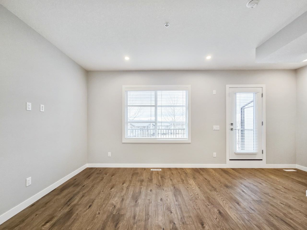 141 Prince Court (Arabella) - Photo 7 of 34