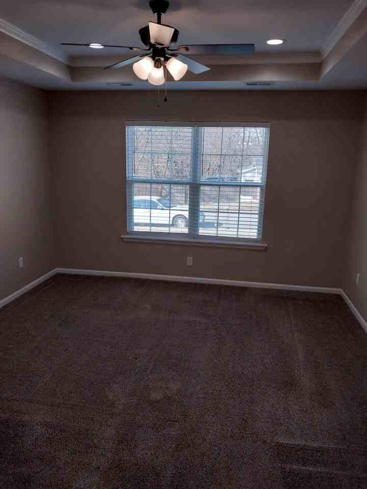 405 N 2nd St #2 - Photo 3 of 10