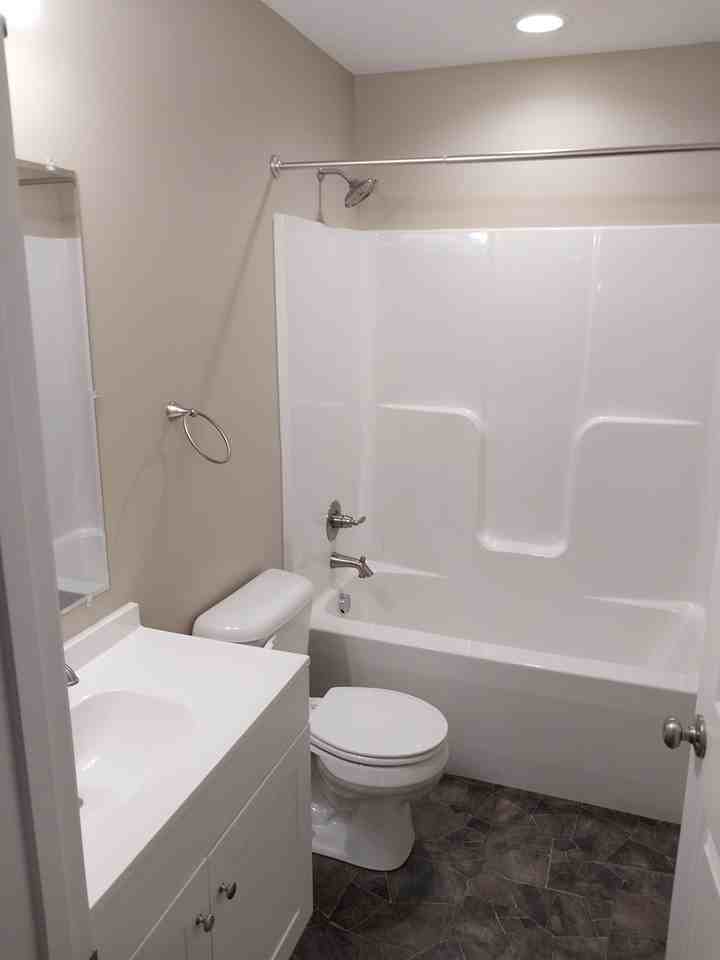 405 N 2nd St #2 - Photo 6 of 10