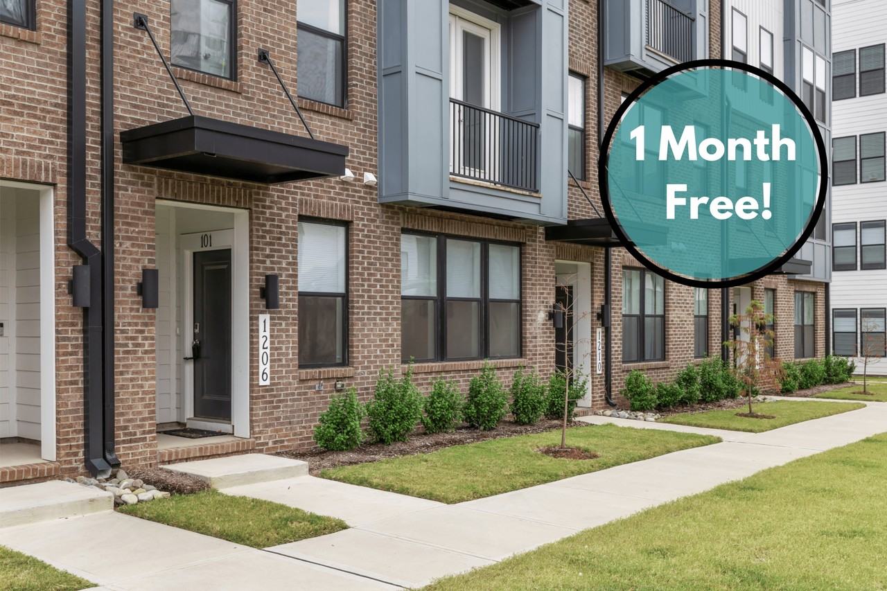 1206 Coach Station Aly #101