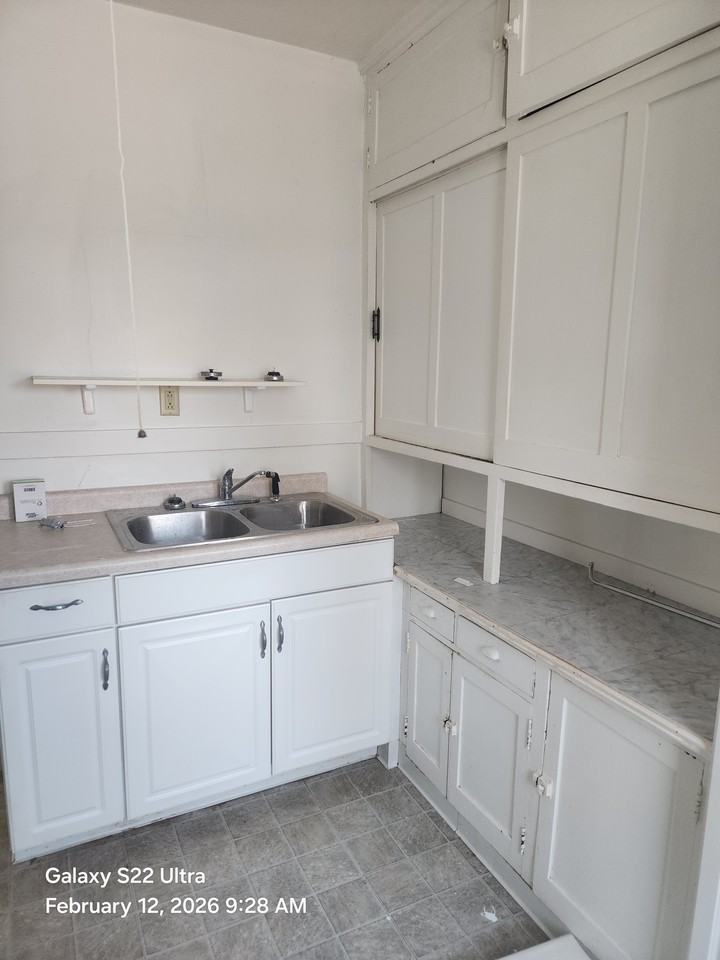 1010 Columbus St #1 - Photo 4 of 9