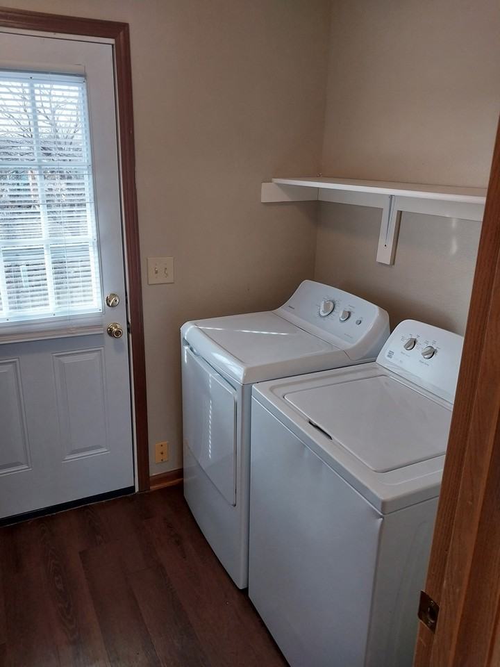 714 Cedar Dr #D - Photo 2 of 8