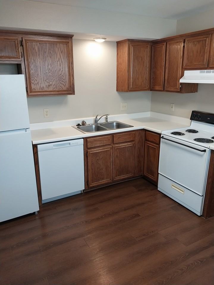 714 Cedar Dr #D - Photo 3 of 8
