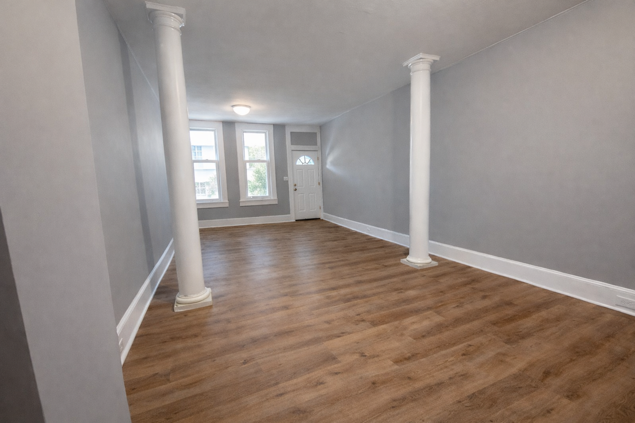 3030 Clifton Park Ter - Photo 2 of 18