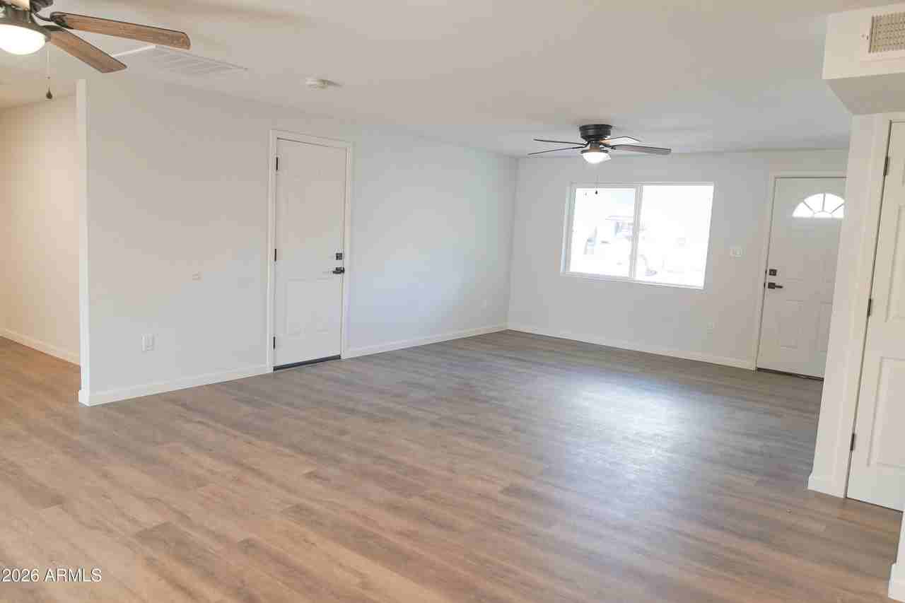 1808 N 66th Ave #1 - Photo 3 of 10