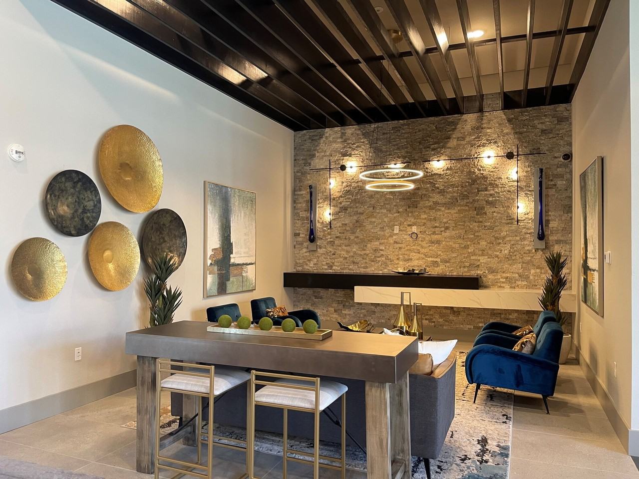 Neuhaus Lake Worth - Photo 5 of 50