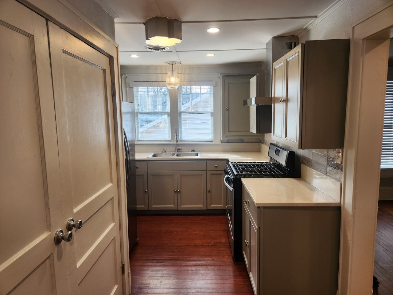 411 Magazine StreetUnit 4 #4 - Photo 7 of 18