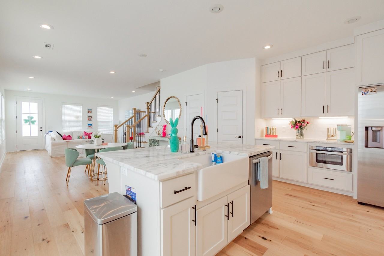 1599 S Brooks Ave #1 - Photo 6 of 12